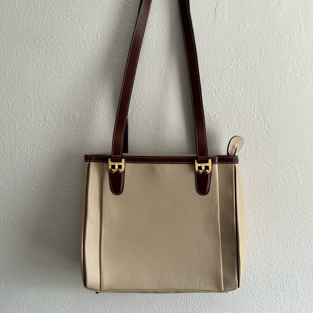 VINTAGE BALLY Elegant Cream and Brown Tote Bag